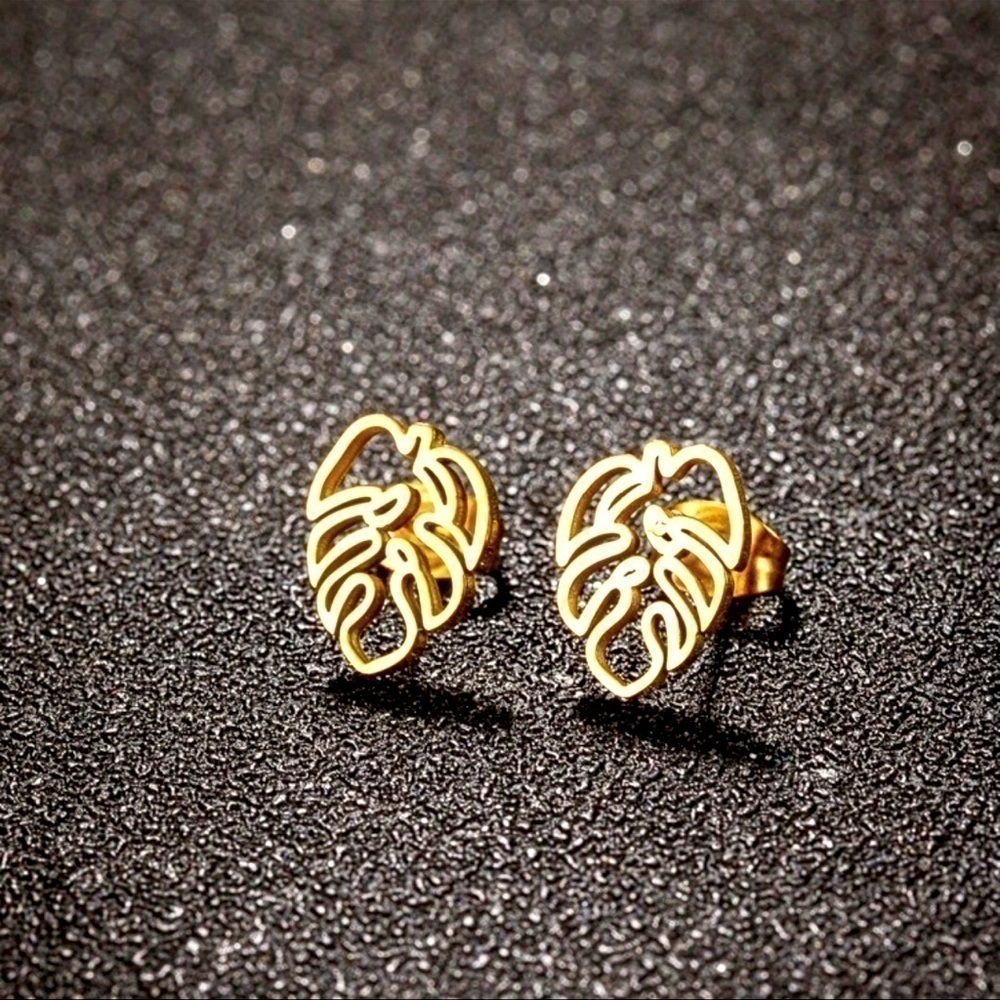 Small Monstera Leaves Stud Stainless Steel